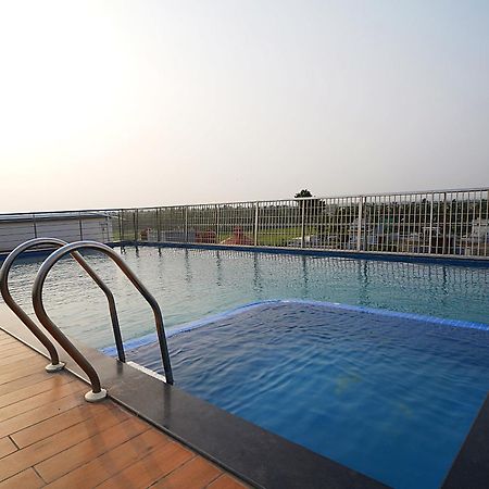 Blue Waves Hotel Tajpur Bagian luar foto