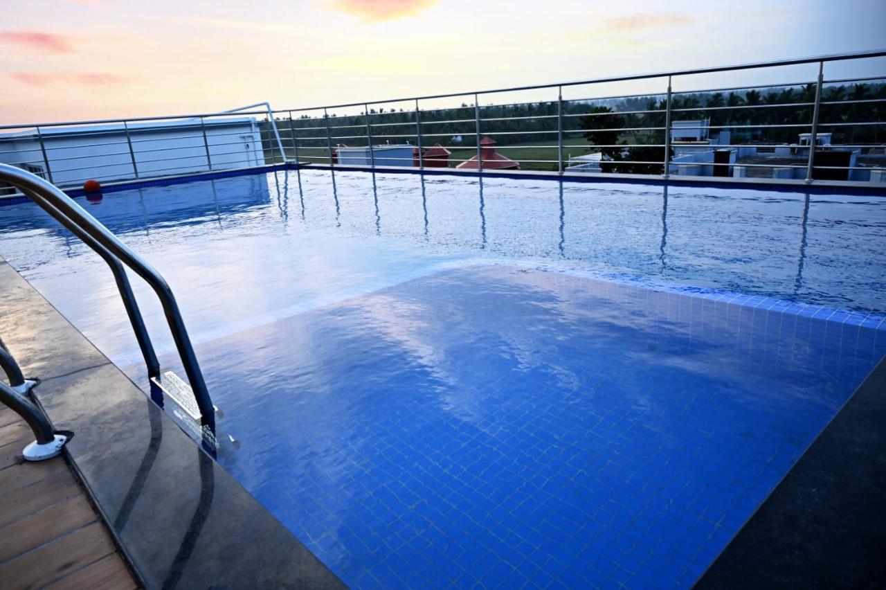 Blue Waves Hotel Tajpur Bagian luar foto