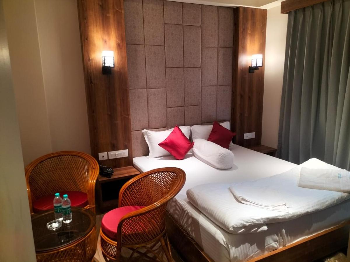 Blue Waves Hotel Tajpur Bagian luar foto